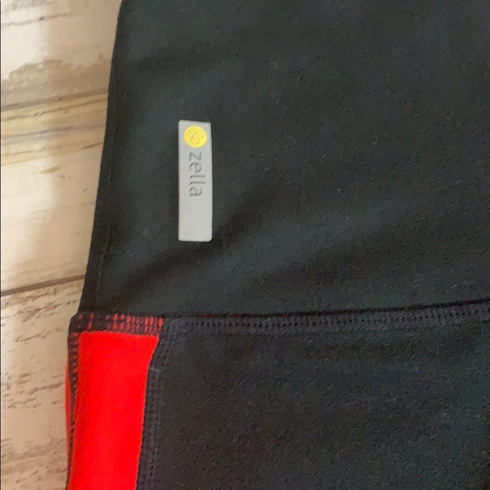 Zella black, red & white leggings - Picture 4 of 5